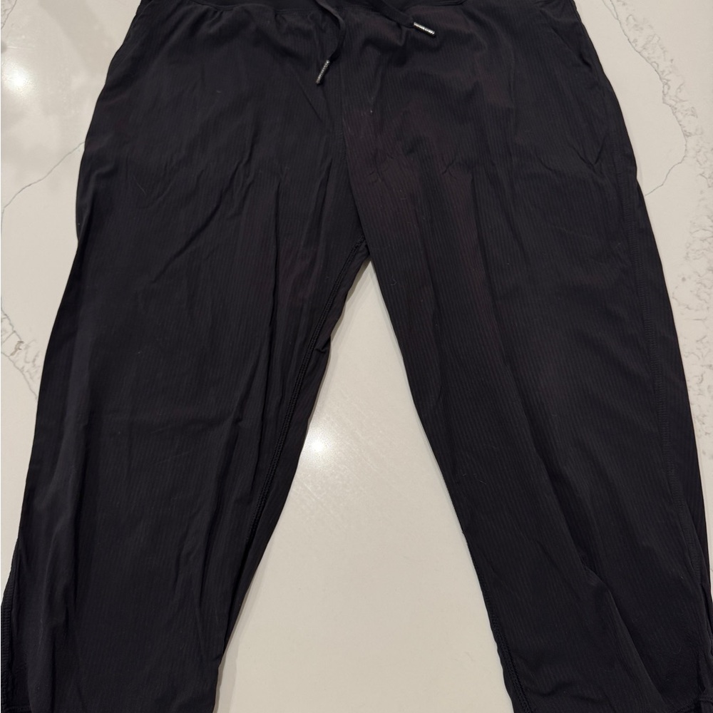 lululemon athletica Black Cropped Ankle Pants Relaxed Fit